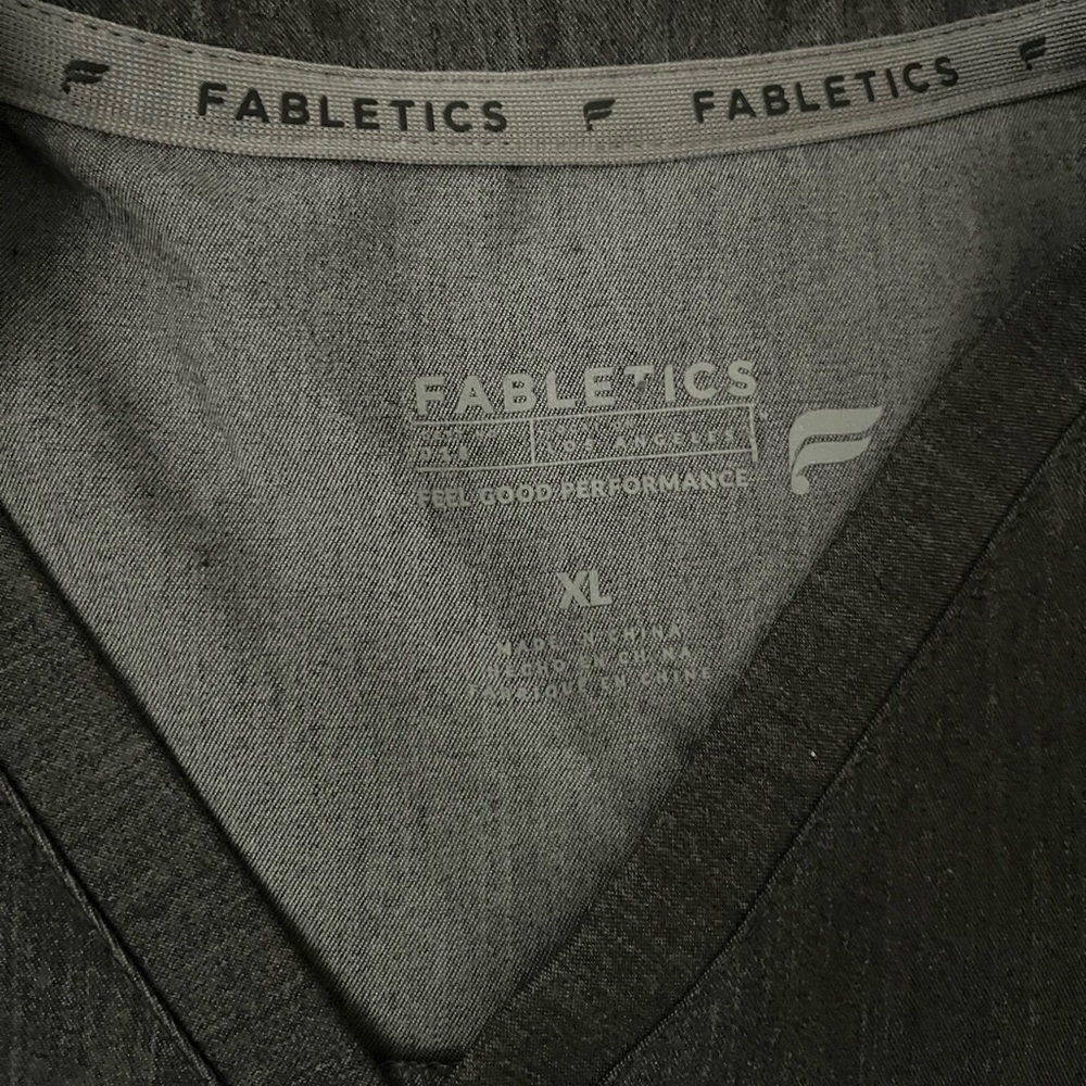 Fabletics scrub top - Picture 2 of 3